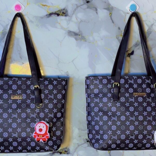 Our biggest tote bags in L V black